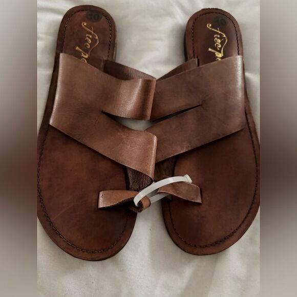 Free People Abilene Toe Loop Sandals - Picture 5 of 6